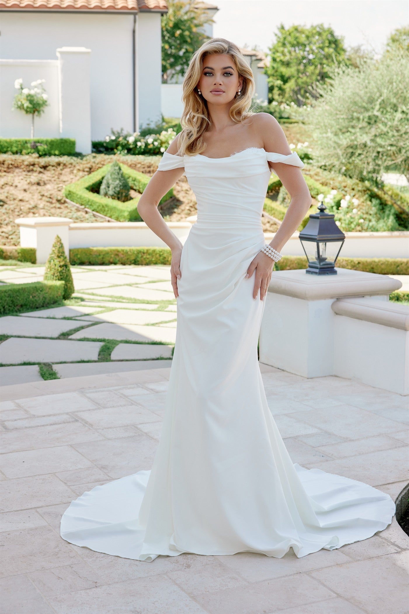 ruched bodice wedding dress Long Mermaid Pleated Wedding Dress Nox Anabel JE1080
