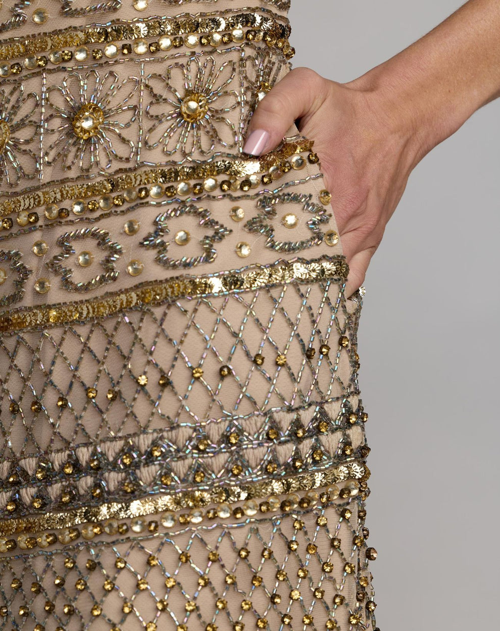 Crew/High-Neck Knee-Length Sequin Cocktail Sheath Mac Duggal 10113