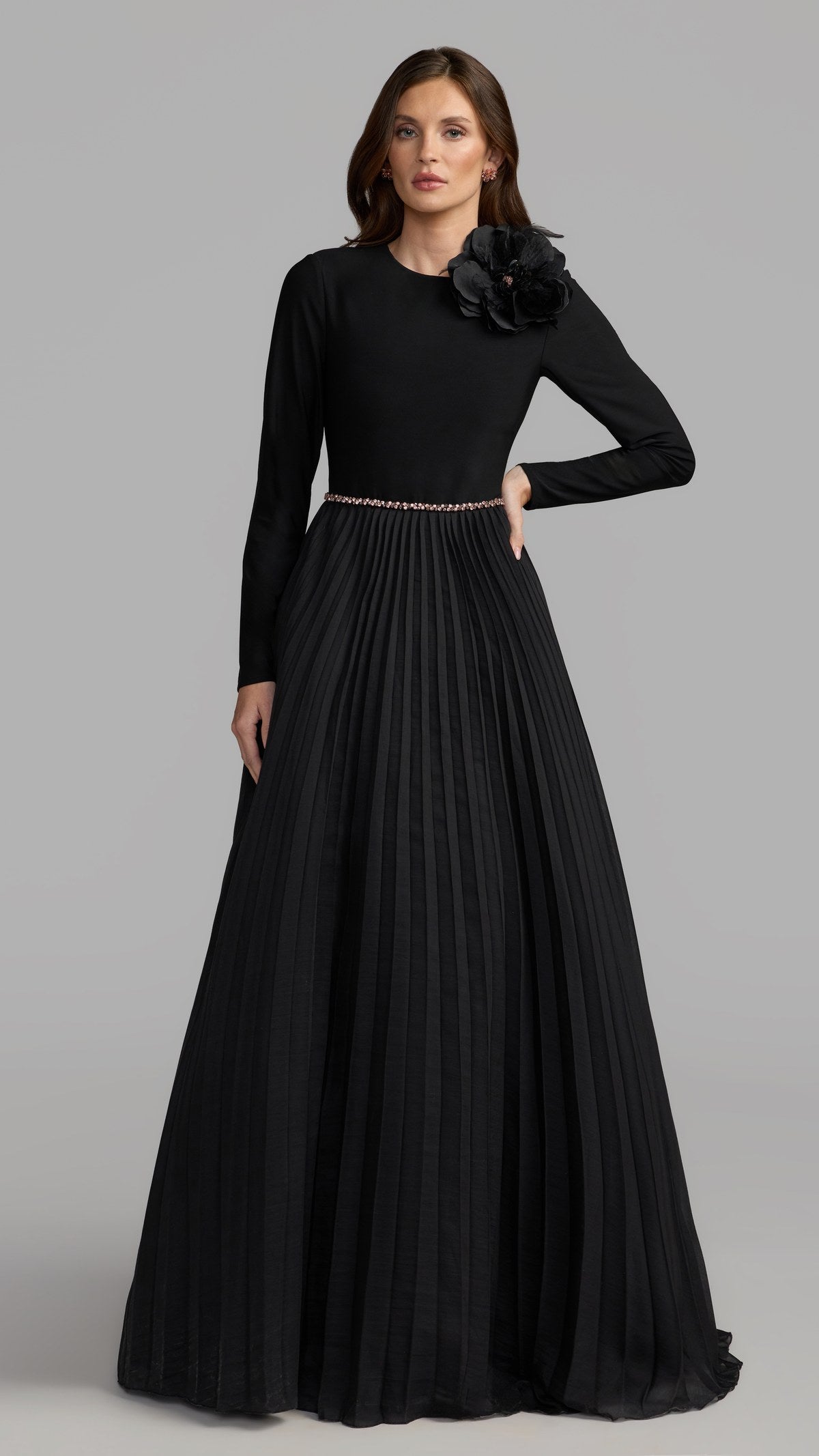 Mac Duggal style 13276 in Black, front view
