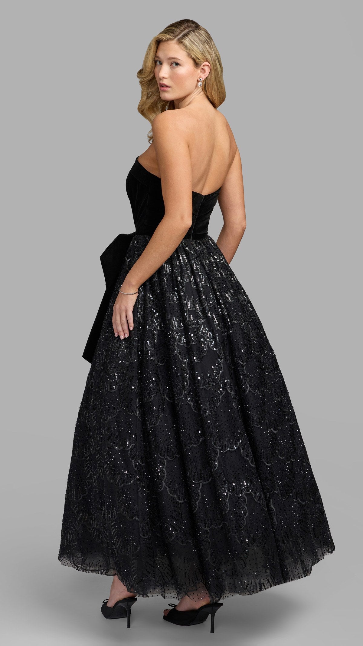 Mac Duggal style 21197 in Black, back view