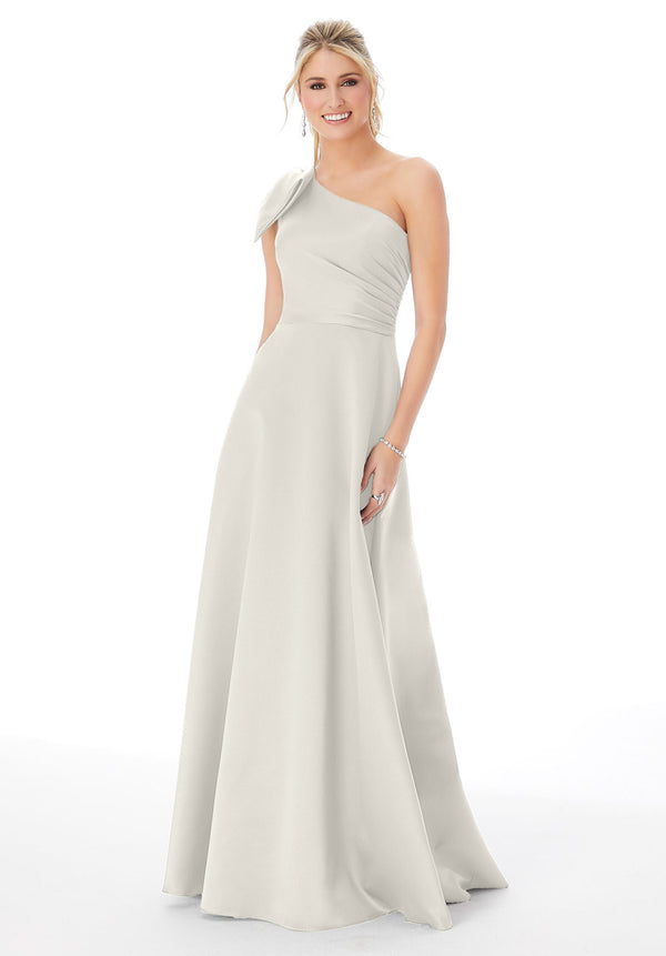 Long A Line Bridal Wedding Dress MGNY Madeline Gardner New York 21682