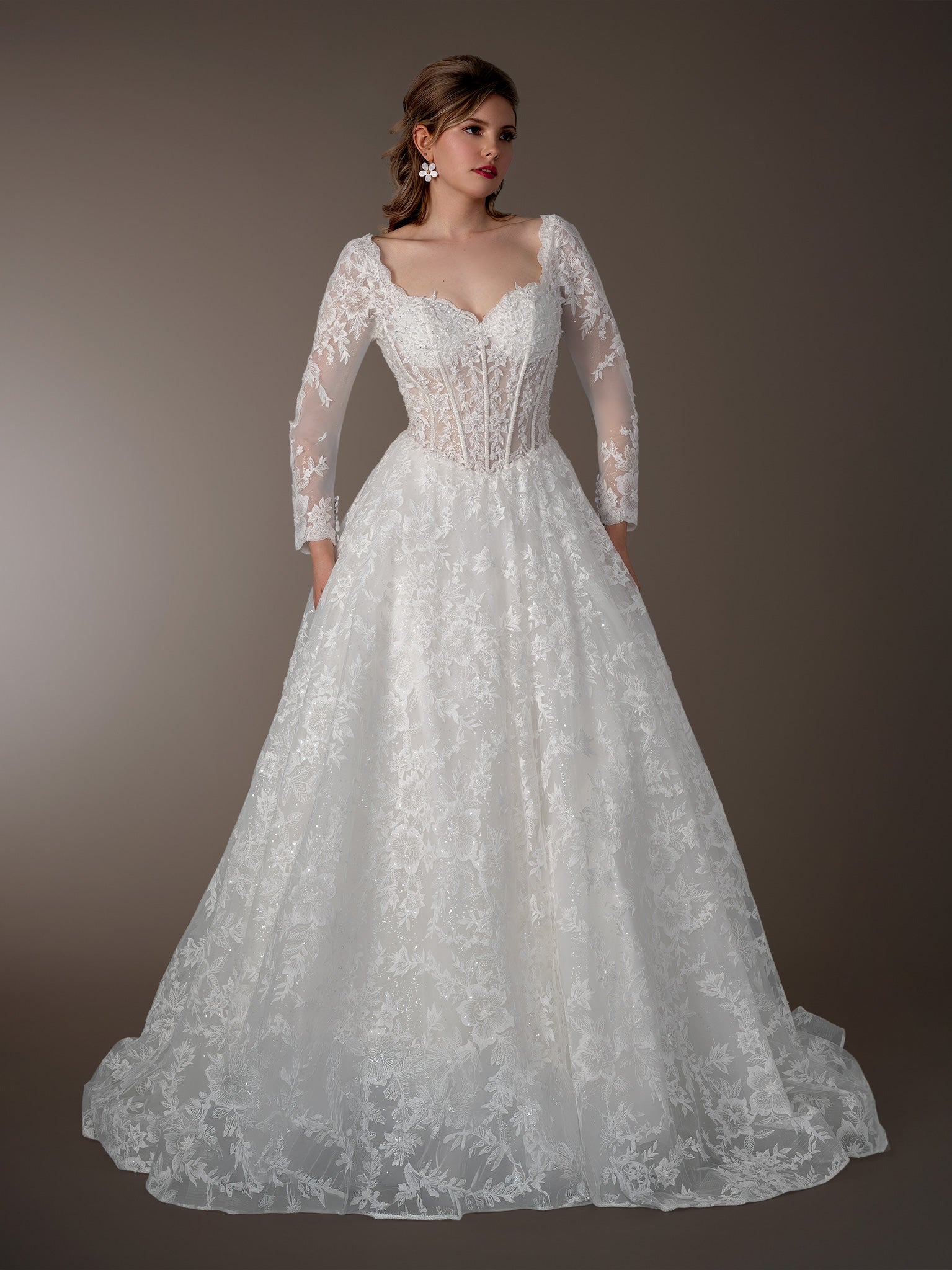 Off White Sweetheart Floor-Length Lace Bridal Ball Gown with Long Sleeves