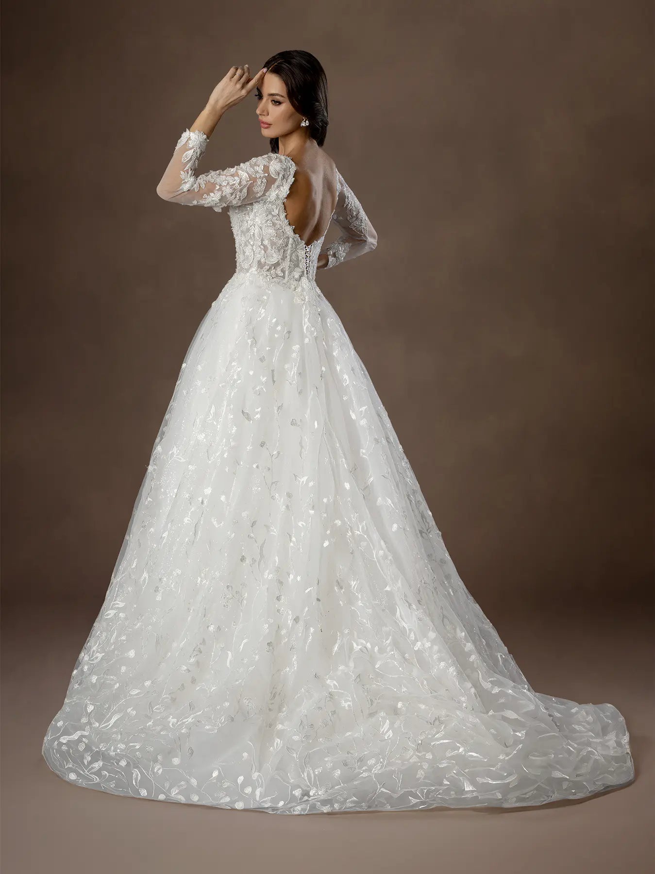 Off White Sweetheart Floor-Length Lace and Tulle Wedding Ball Gown with Long Sleeves