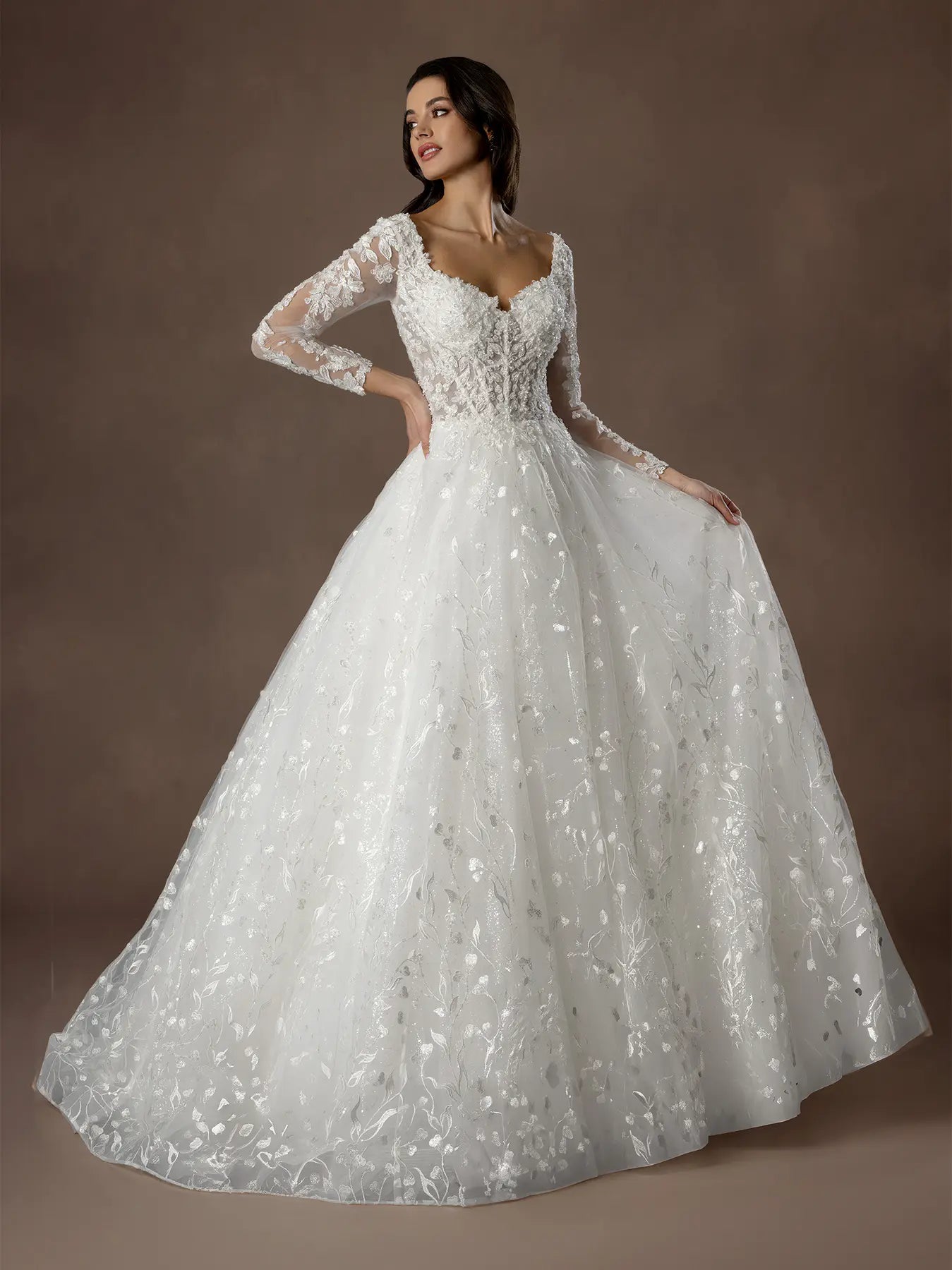 Sweetheart Floor-Length Lace and Tulle Wedding Ball Gown with Long Sleeves