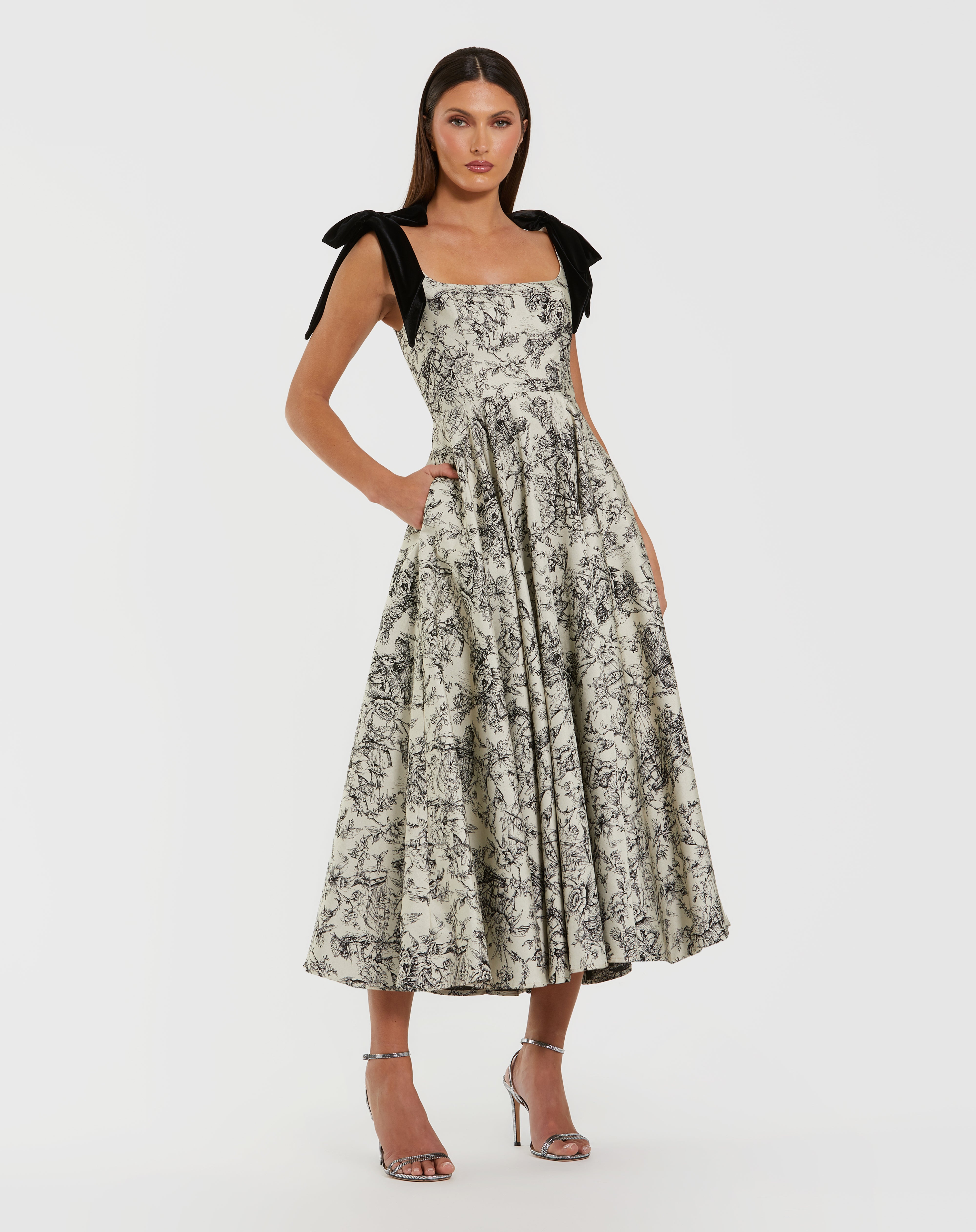 Short Velvet Tea Length A Line Cocktail Dress Mac Duggal 27749 – The Dress Outlet