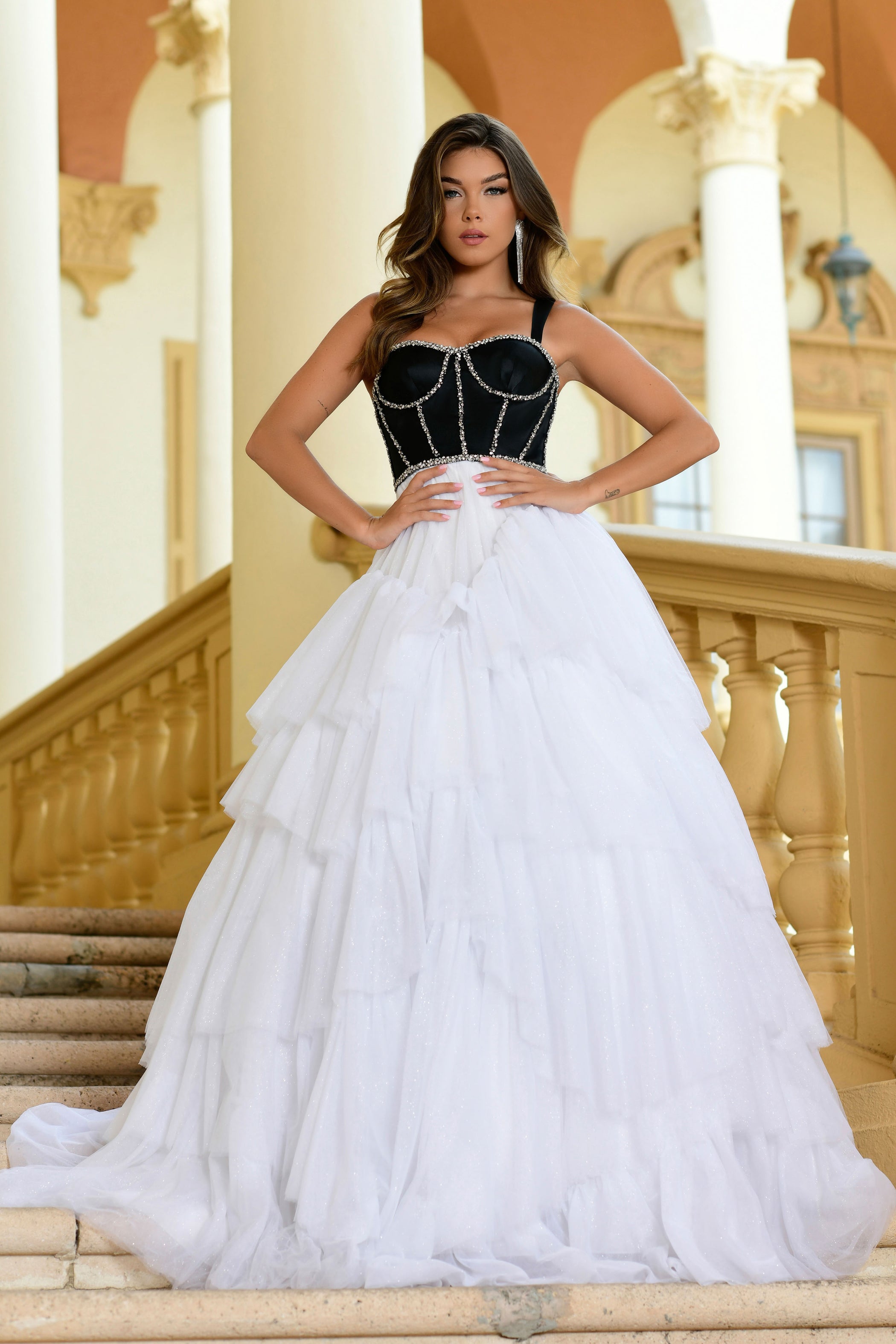 Prom Dresses Long Ruffles Prom Formal Beaded Ball Gown Black/White