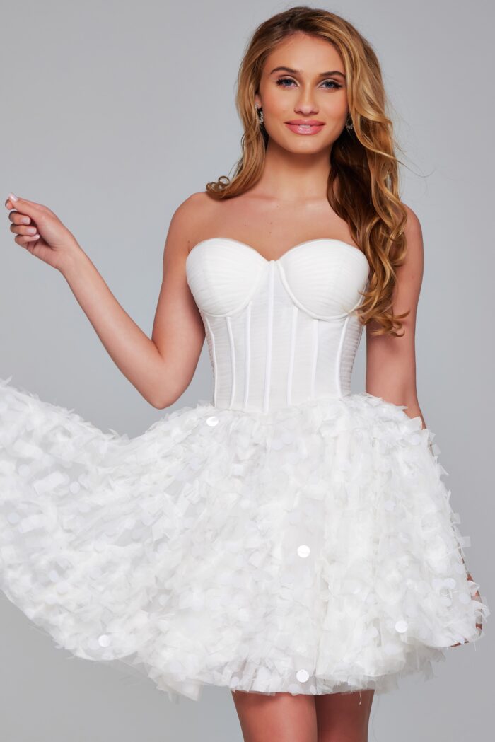Cocktail Dresses Sweetheart Neckline Short Cocktail Dress Off-White