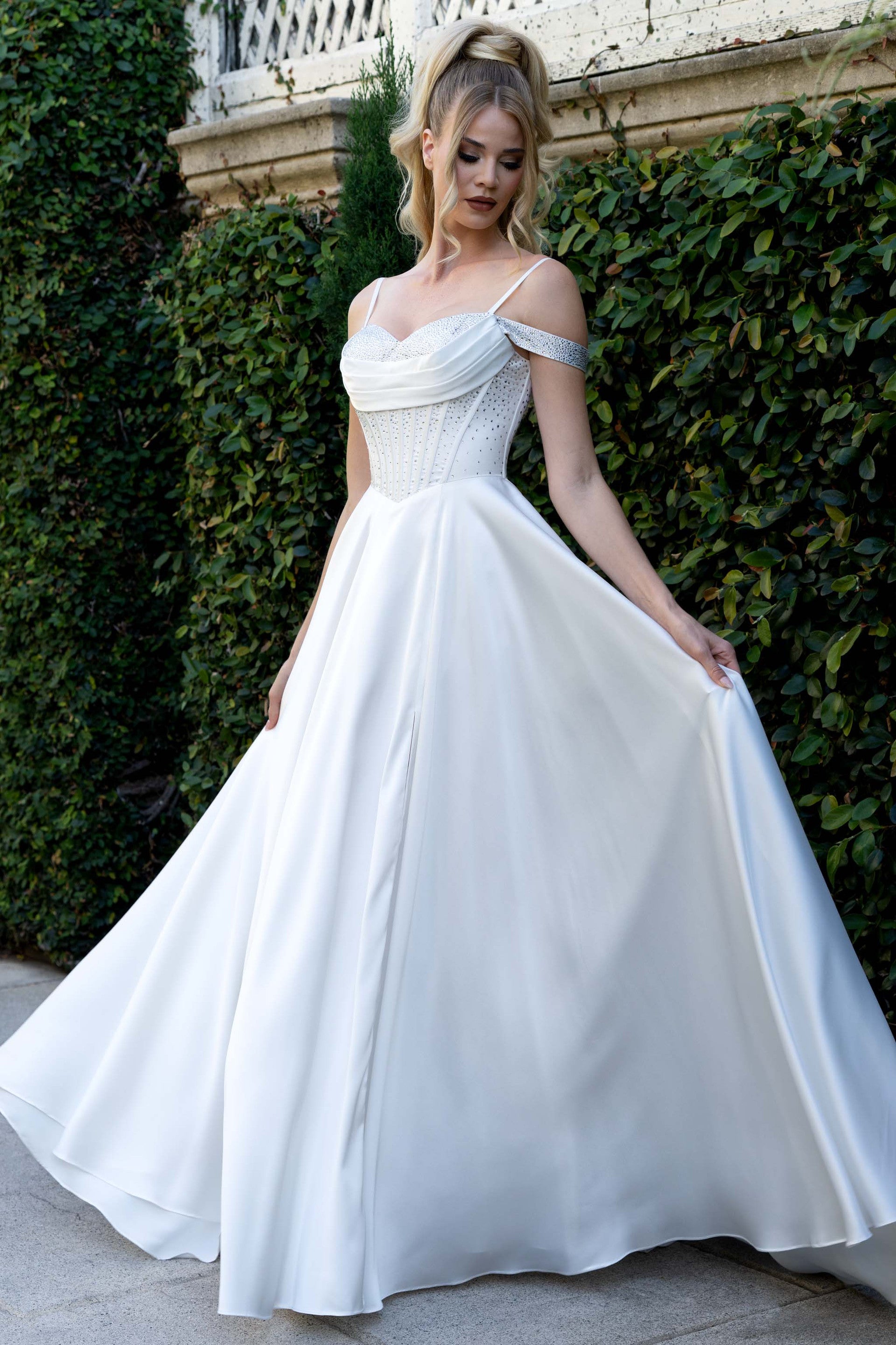 Sweetheart Floor-Length Satin Wedding Dress A-Line Lenovia 8502