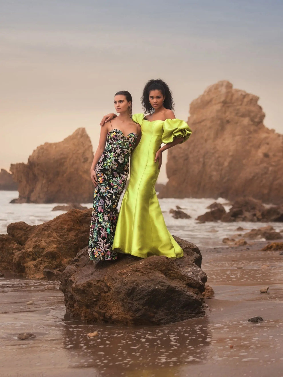 Strapless Curved Neck Floor-Length Satin Formal Mermaid Mac Duggal 9950677P