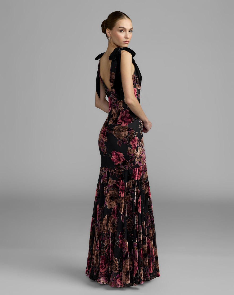 V-Neck Floor-Length Velvet Occasion Mermaid Mac Duggal 50175