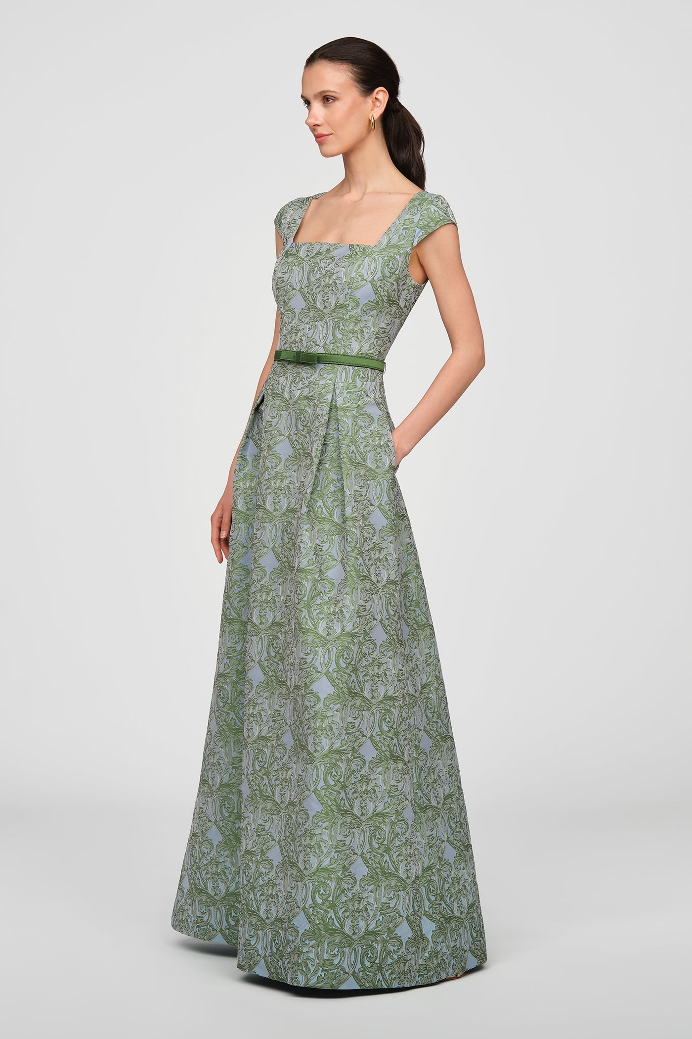 Constance Gown Kay Unger 55116317