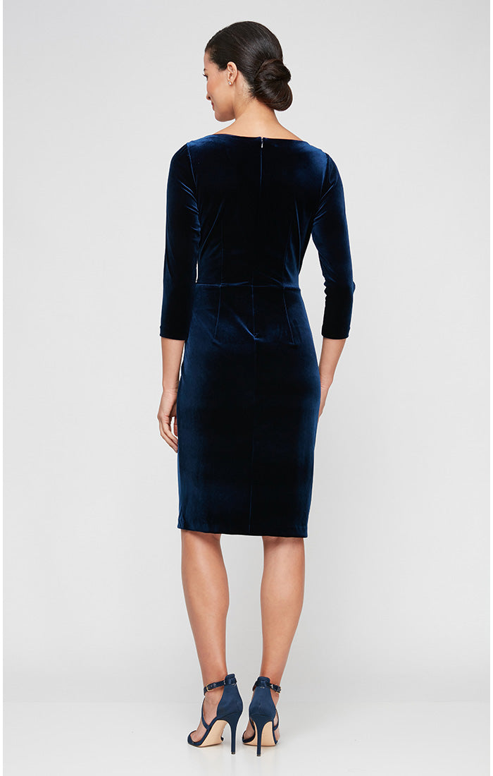 Imperial V-Neck Knee-Length Velvet Cocktail Dress with Ruched Waist Petite Alex Evenings 8291938