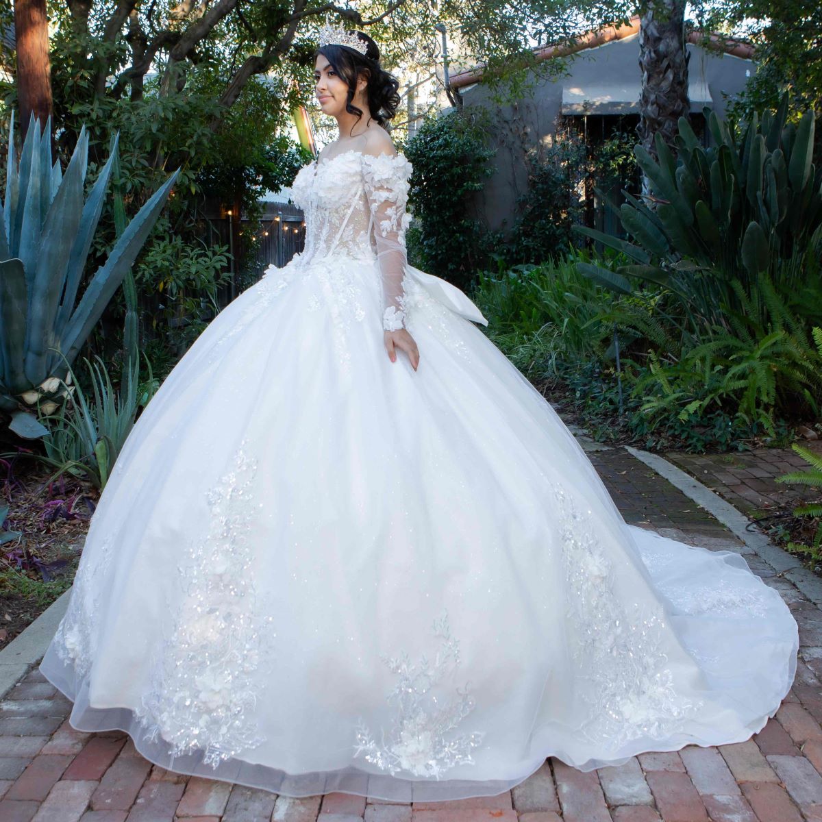 Quinceniera Dresses Beaded Floral Applique Long Ball Gown Quinceanera Dress Cinderella Couture 8325J Off White