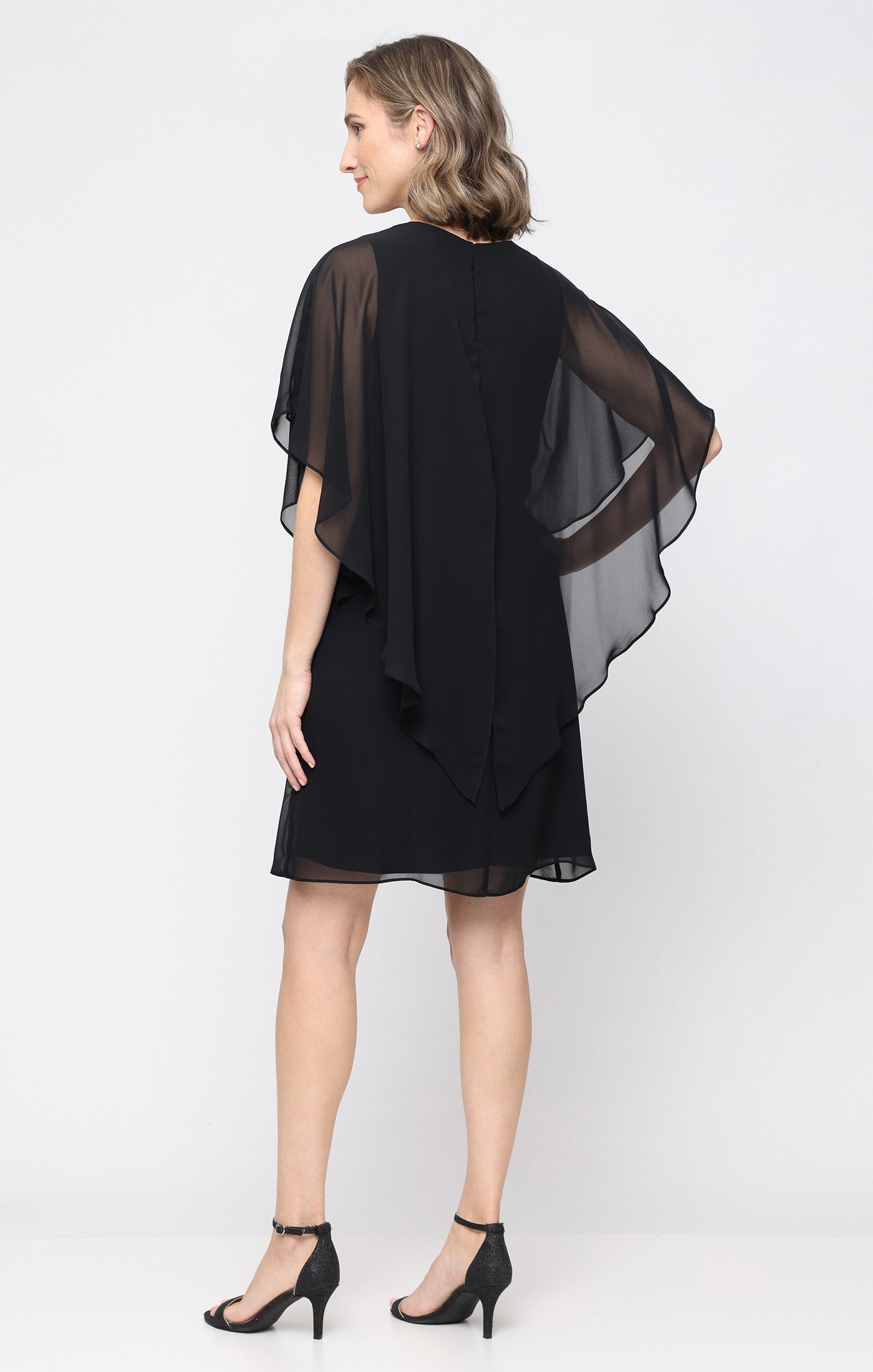 Black SL Fashions 9170700 Jewel Neck Knee-Length Chiffon Cocktail Dress Capelet