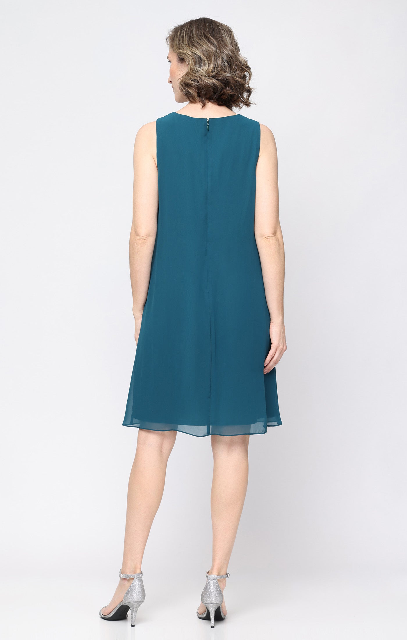 Mallard SL Fashions 9170761 V-Neck Knee-Length Chiffon Cocktail Dress Capelet