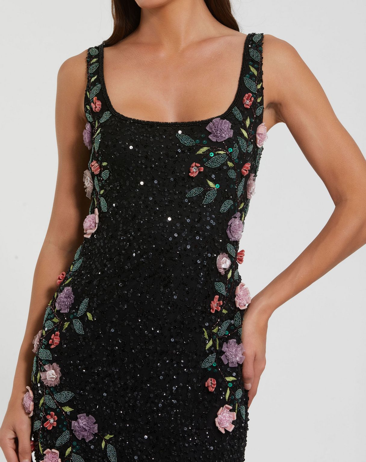 Mac Duggal - Black Floral Beaded Mesh Scoop Neck Sleeveless Gown - US 6 Mac Duggal - Black Floral Beaded Mesh Scoop Neck Sleeveless Gown - US 6