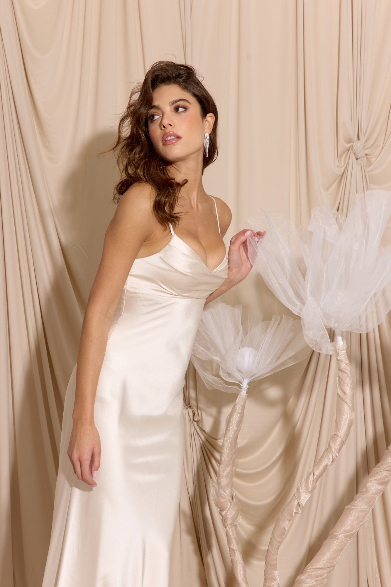 Wedding Dresses Long Fitted Wedding Bridal Dress Eureka Fashion 9711 Antique White