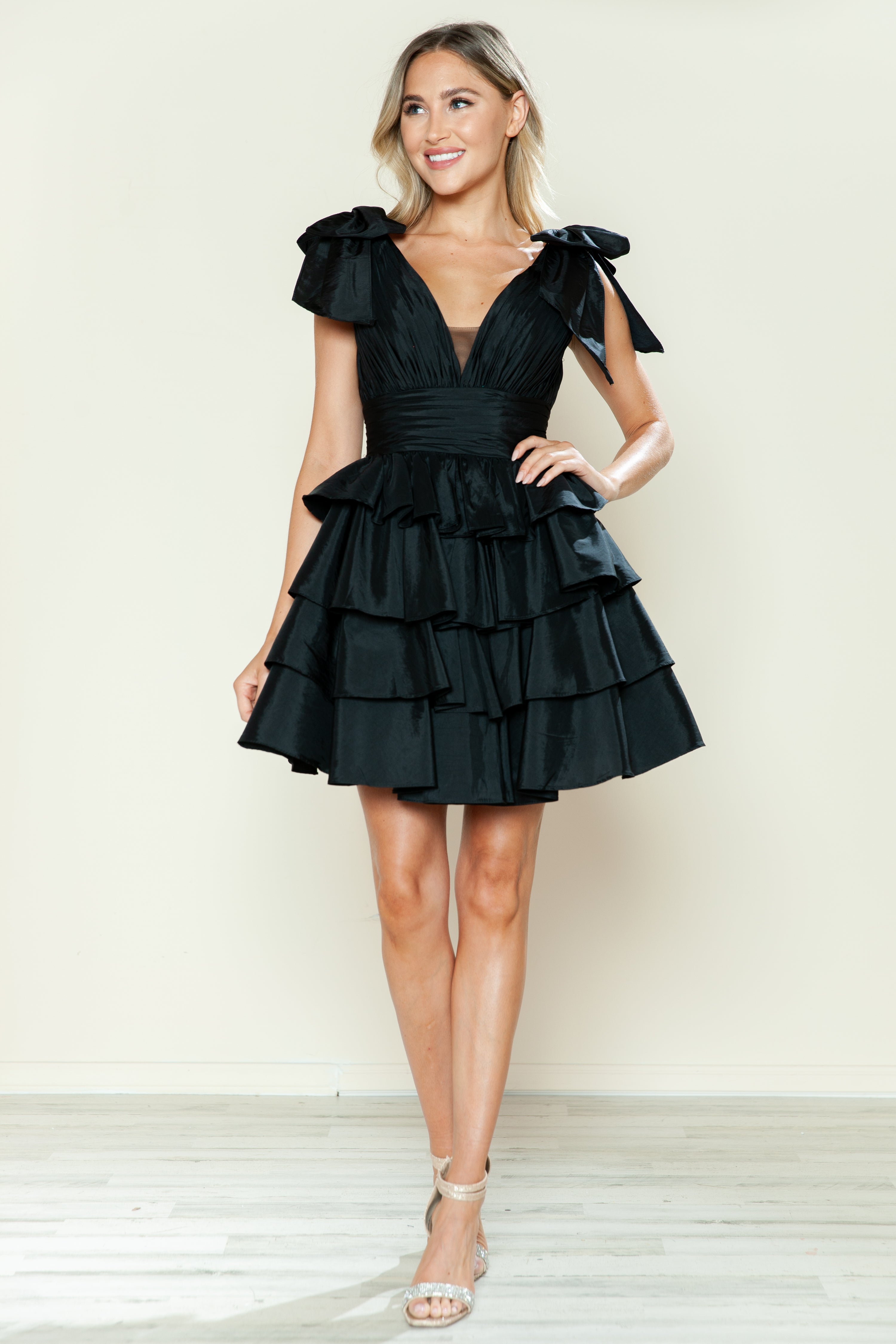 Cocktail Dresses Homecoming A Line Ruffle Short Cocktail Dress Black