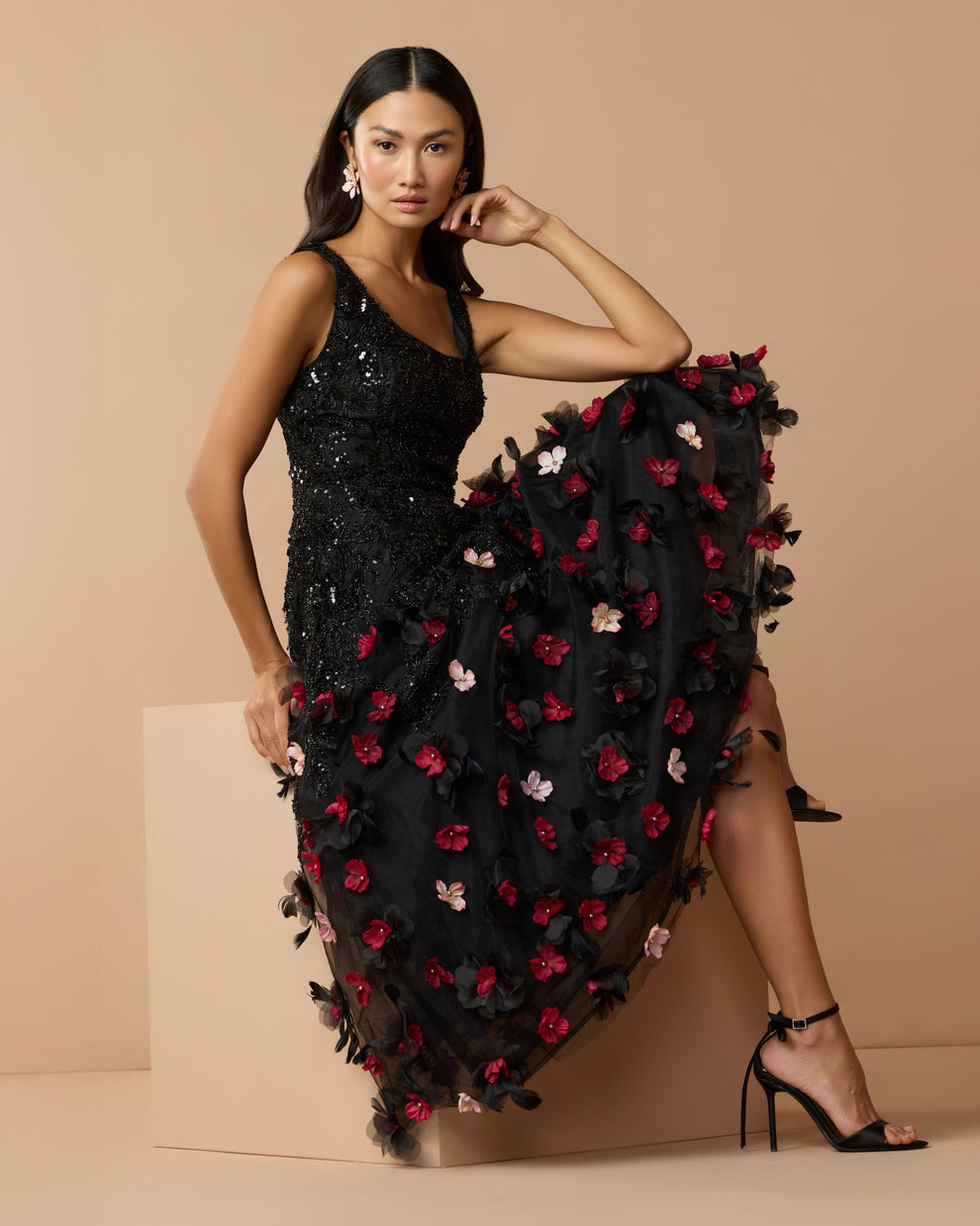 Black Multi Scoop Neck Short Sequined Cocktail Dress A-Line Mac Duggal 9921085P