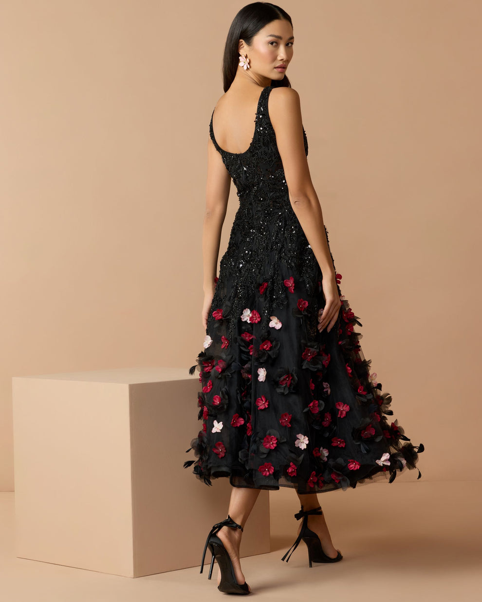 Black Multi Scoop Neck Short Sequined Cocktail Dress A-Line Mac Duggal 9921085P
