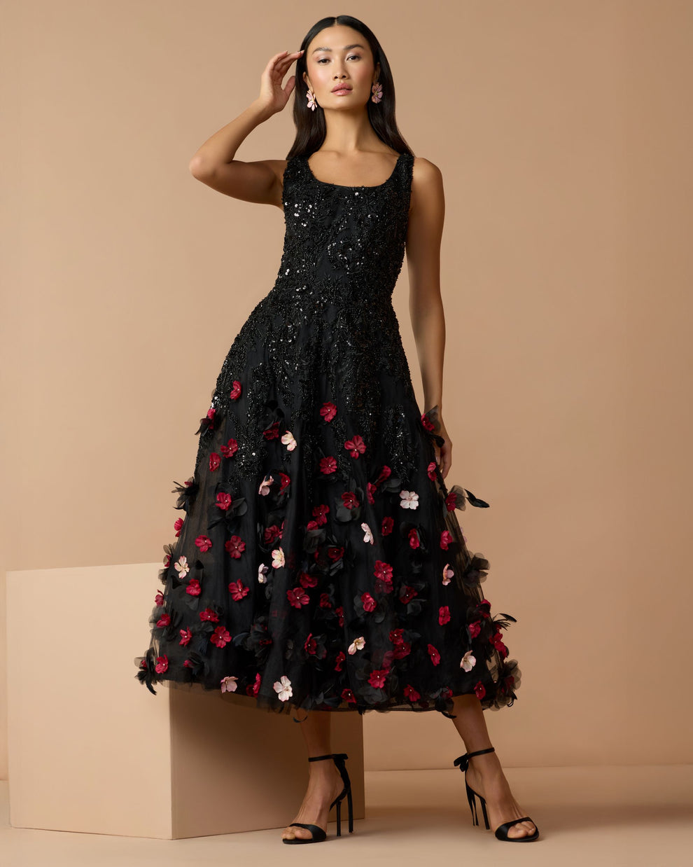 Black Multi Scoop Neck Short Sequined Cocktail Dress A-Line Mac Duggal 9921085P