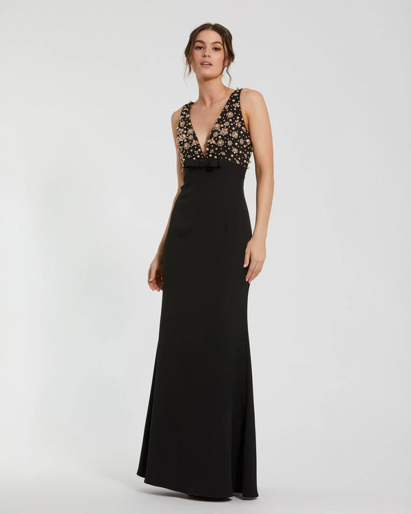 V-Neck Floor-Length Crepe Formal Sheath Column Mac Duggal 992278P