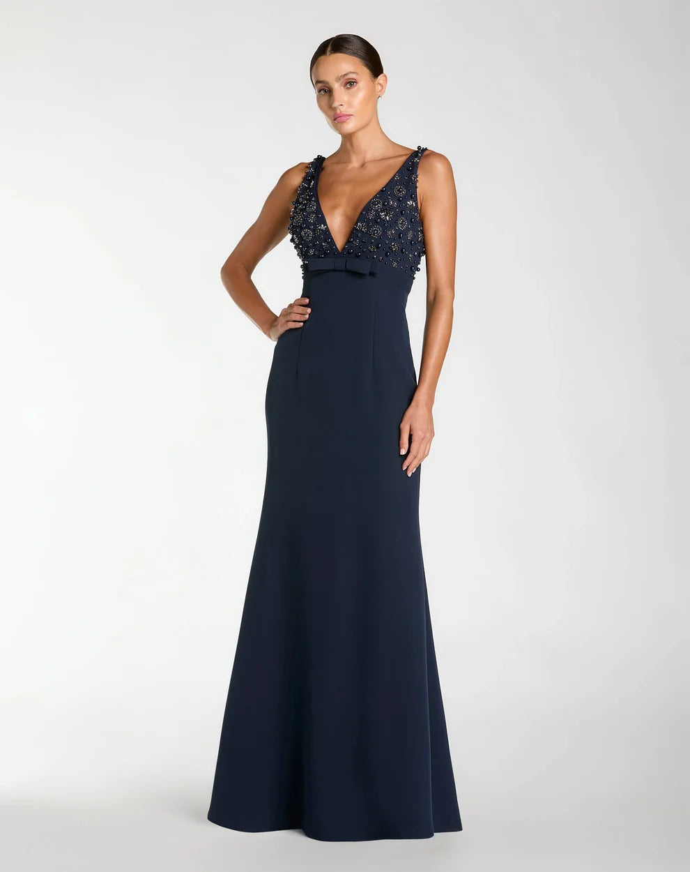 V-Neck Floor-Length Crepe Formal Sheath/Column Mac Duggal 992278P