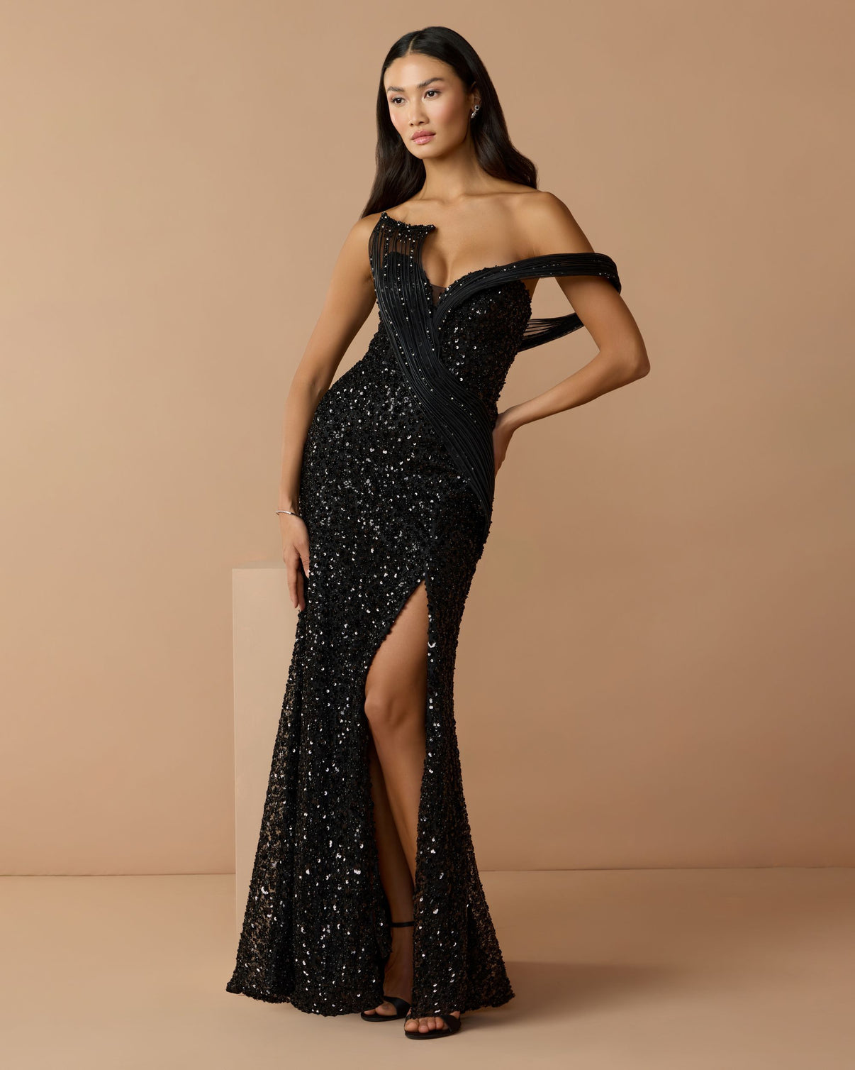 Off-the-Shoulder Floor-Length Sequin Formal Mermaid Mac Duggal 9937085P