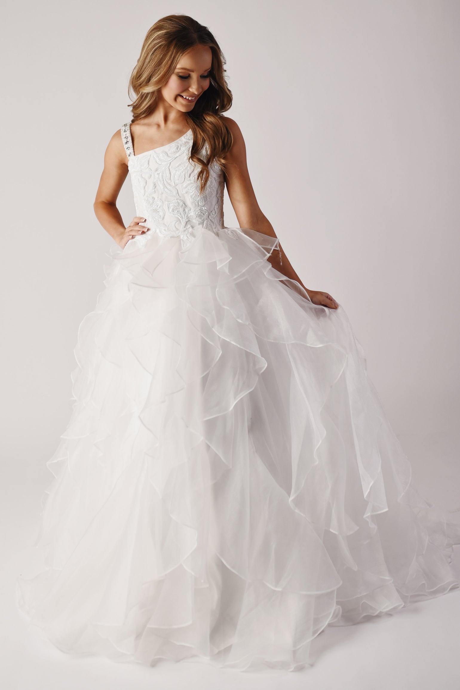 Scoop Floor-Length Organza Special Occasion Ball Gown Ava Presley 27726