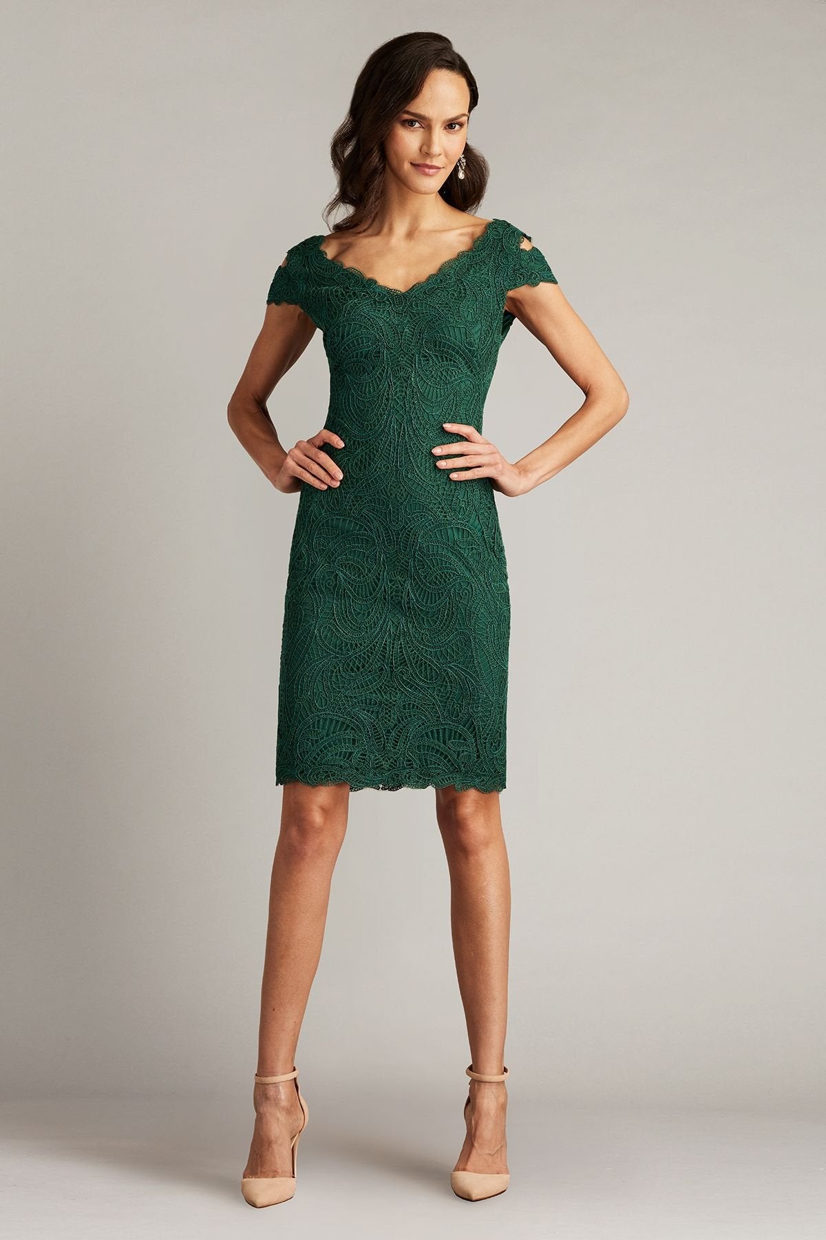 Tadashi Shoji BJF18382M Fitted Short Cocktail Dress