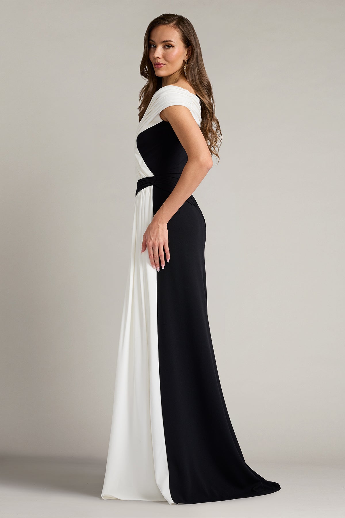 Off-the-Shoulder Floor-Length Jersey Formal A-Line Tadashi Shoji BOS26019L