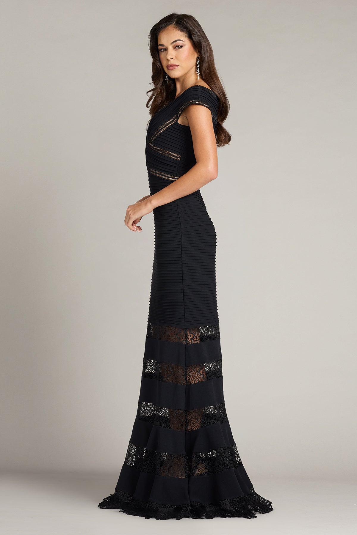 V-Neck Floor-Length Lace Formal Mermaid/Trumpet Tadashi Shoji CKM26370L