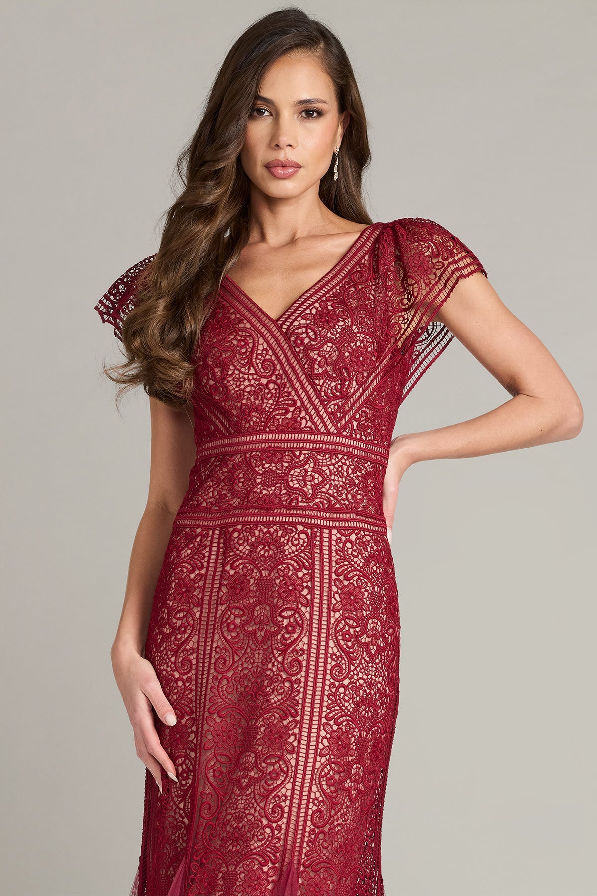 V-Neck Floor-Length Tulle Formal Sheath/Column Tadashi Shoji CKM26373L