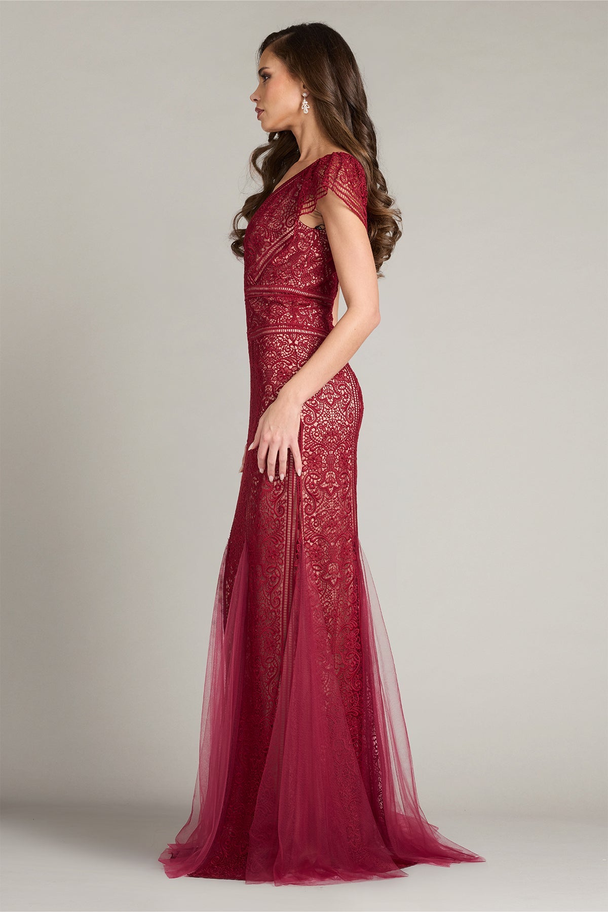 V-Neck Floor-Length Tulle Formal Sheath/Column Tadashi Shoji CKM26373L