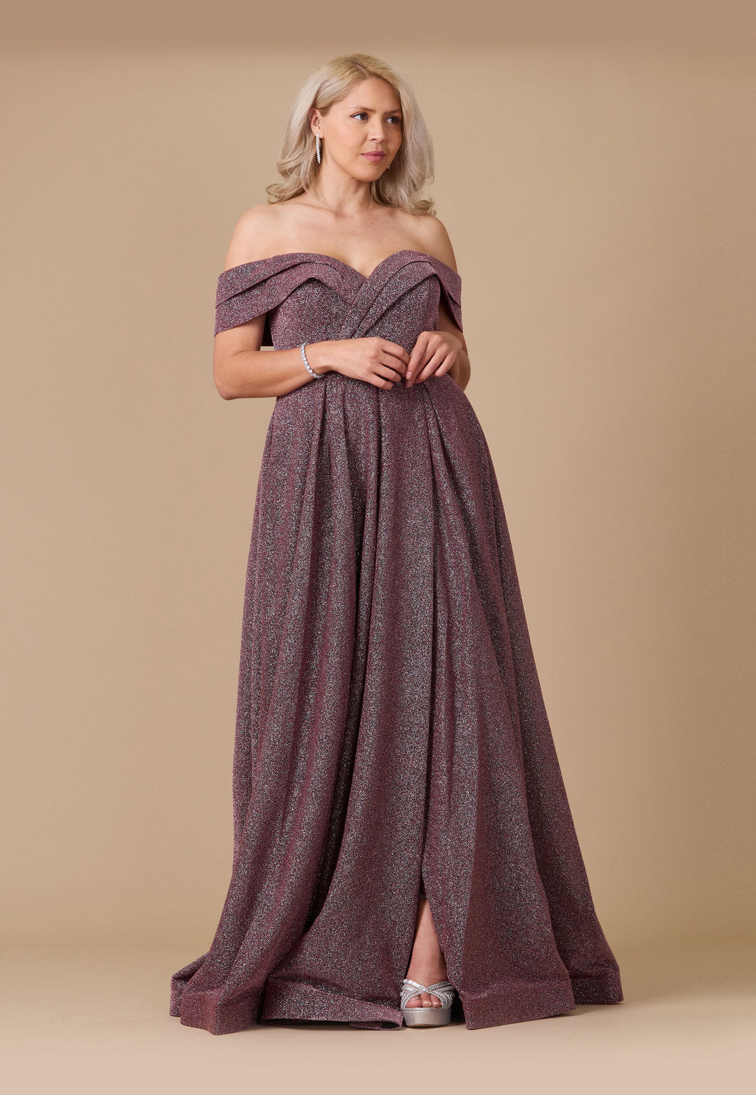 Affordable Mother of the Bride Dresses That Look Stunning Without Brea The Dress Outlet Affordable Mother of the Bride Dresses That Look Stunning Without Brea The Dress Outlet