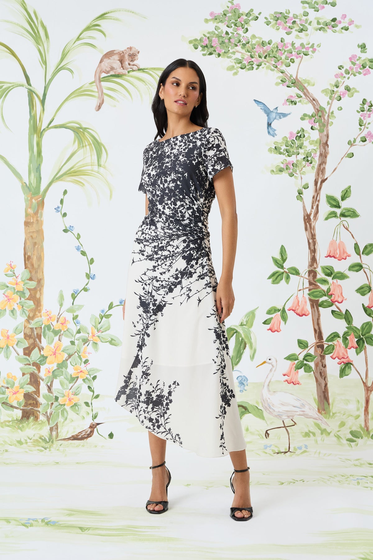 Maggy London Printed Georgette Asymmetric Hem Short Sleeve Midi Dress G6370M