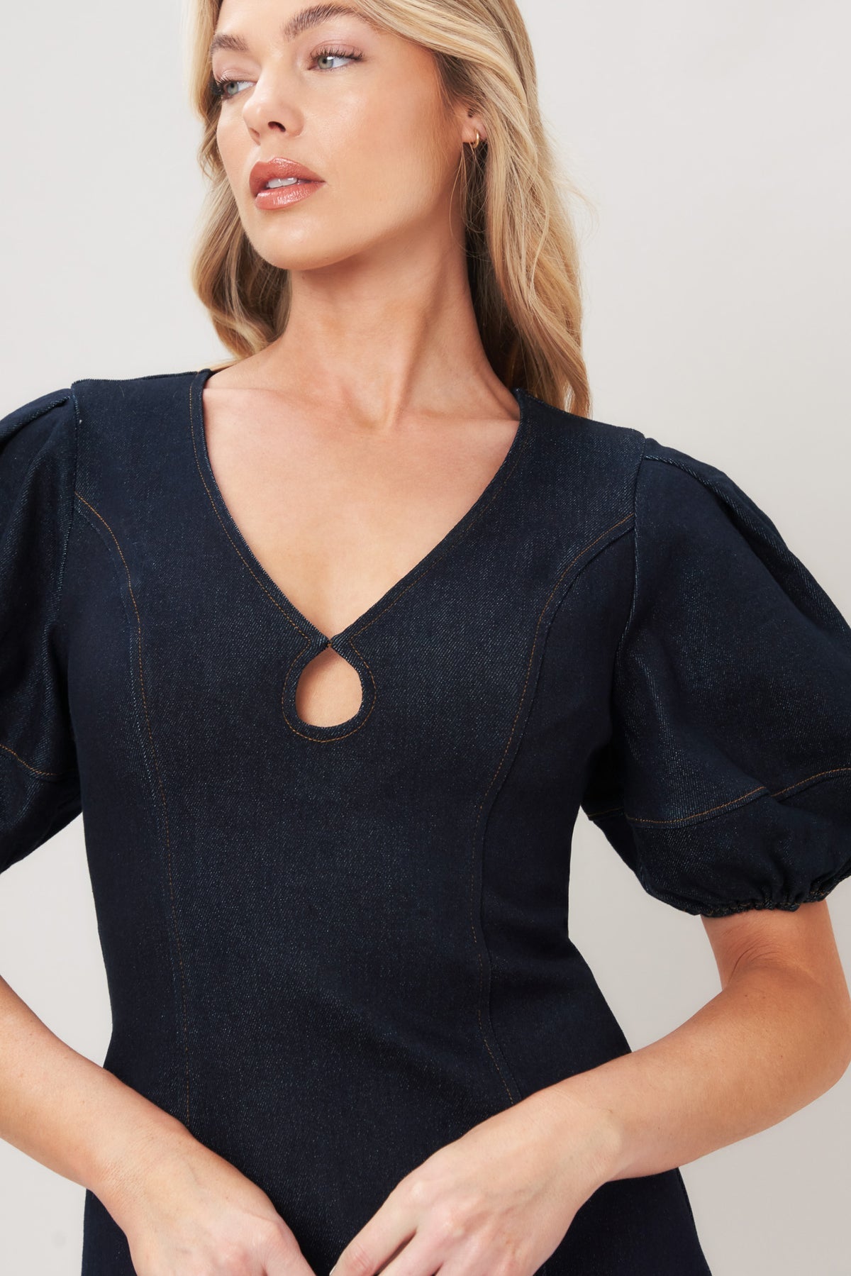 V-Neck Mini Jersey Cocktail Sheath Flying Tomato ID23862
