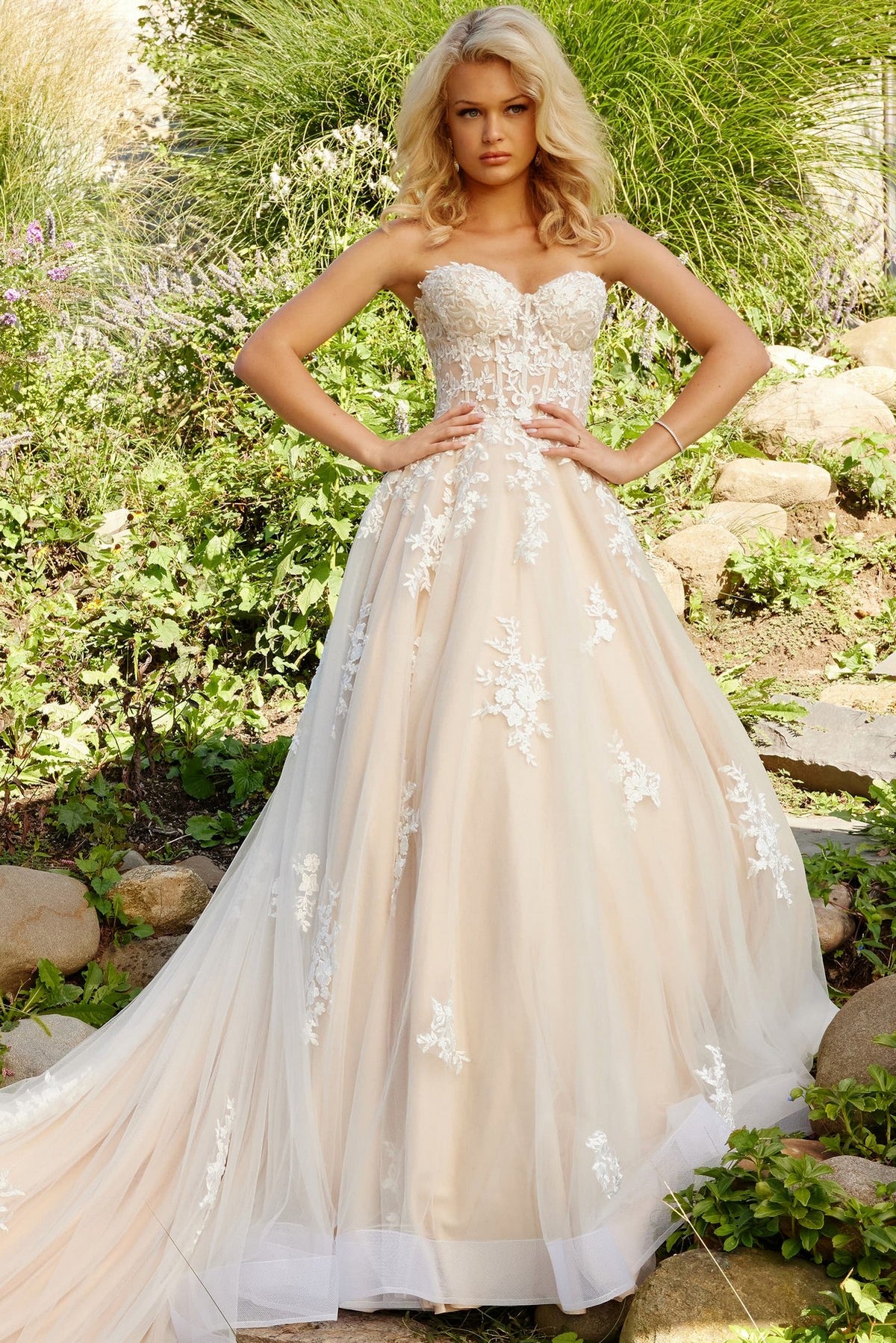 Wedding Dresses Bridal Gown Lace Applique Long Wedding Dress Off White