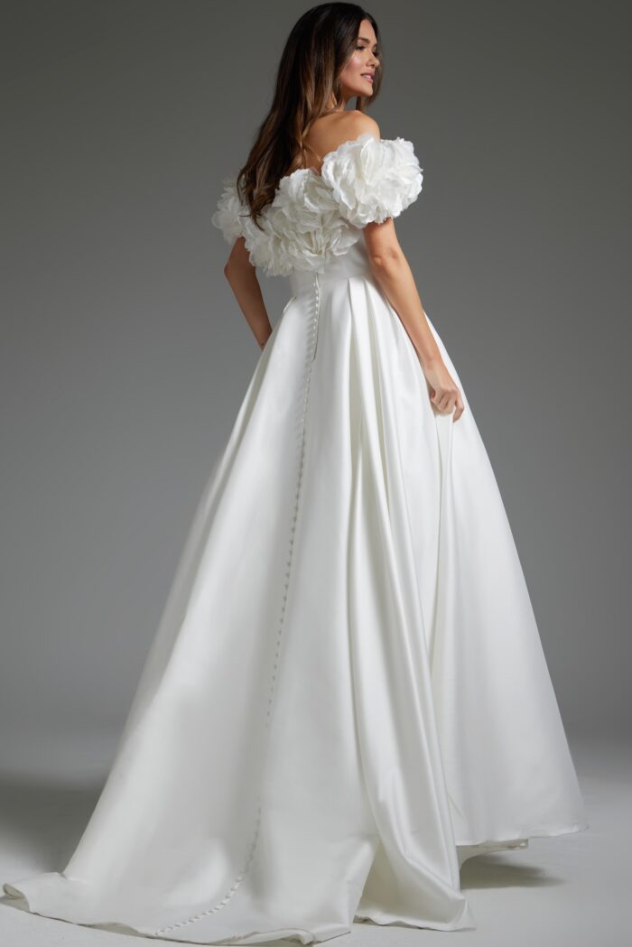 Wedding Dresses Long Ruffle Pleated Wedding Dress Off-White