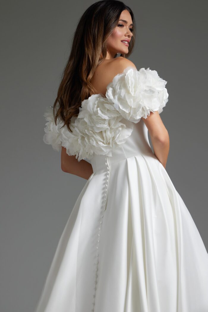 Wedding Dresses Long Ruffle Pleated Wedding Dress Off-White