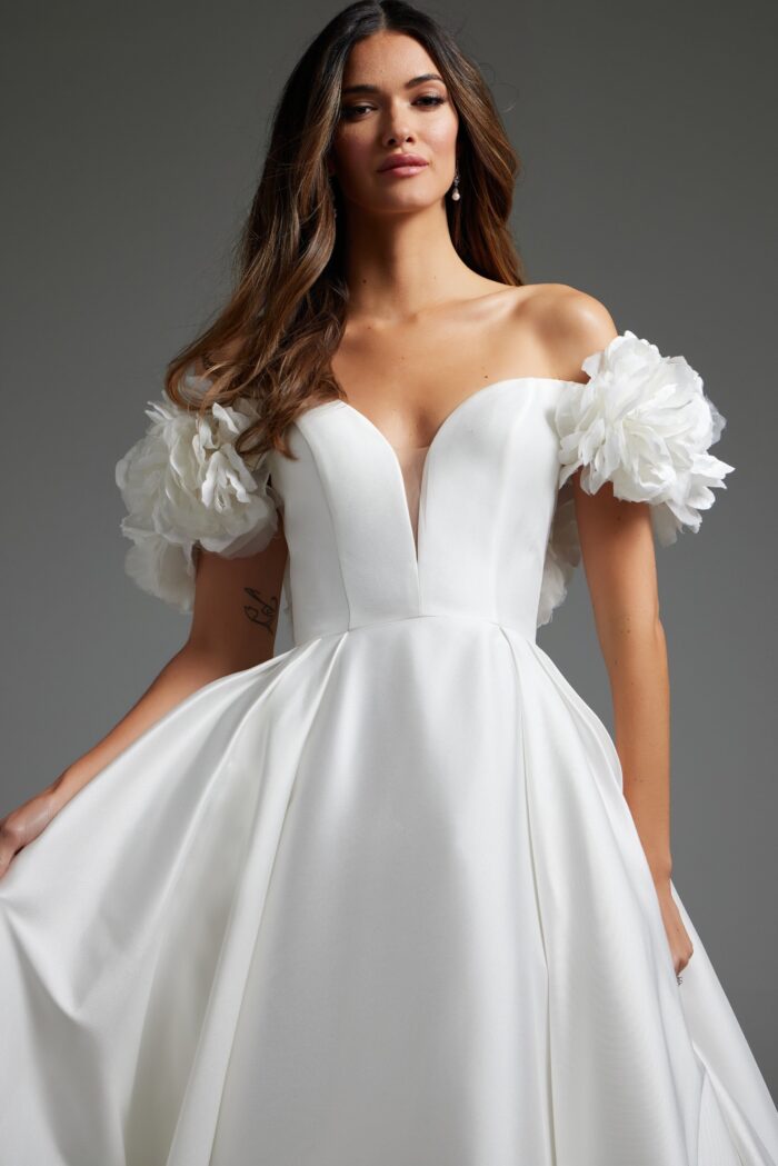 Wedding Dresses Long Ruffle Pleated Wedding Dress Off-White
