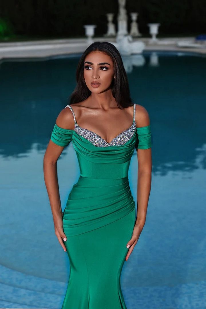 Straight, Tight Curls Vs Loose Curls for Prom and Formal Events 2025 The Dress Outlet Straight, Tight Curls Vs Loose Curls for Prom and Formal Events 2025 The Dress Outlet
