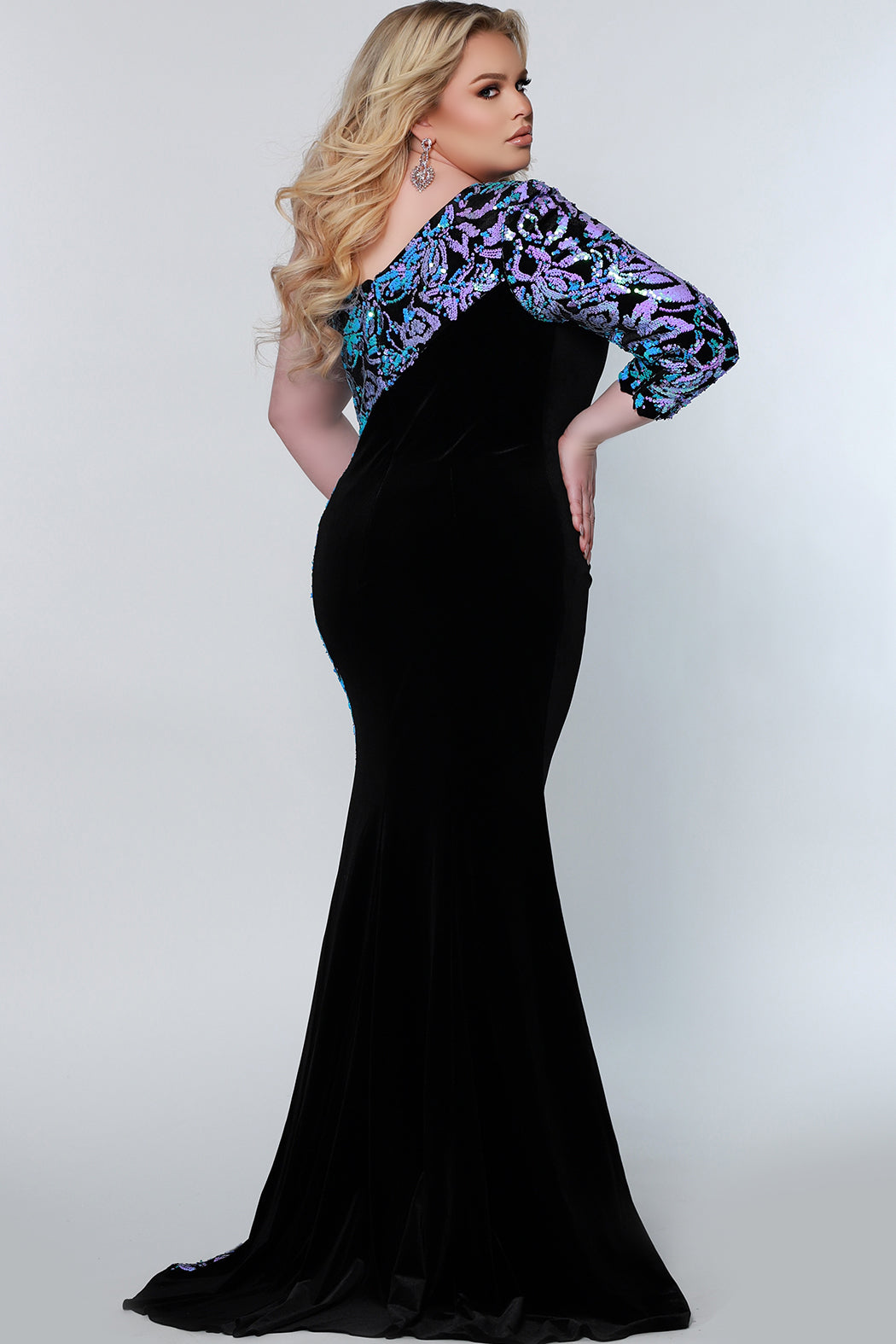 Sydneys Closet TE2222 Fitted Long Formal Plus Size Prom Dress