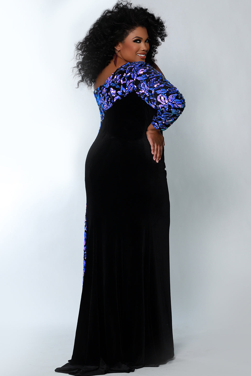 Sydneys Closet TE2222 Fitted Long Formal Plus Size Prom Dress