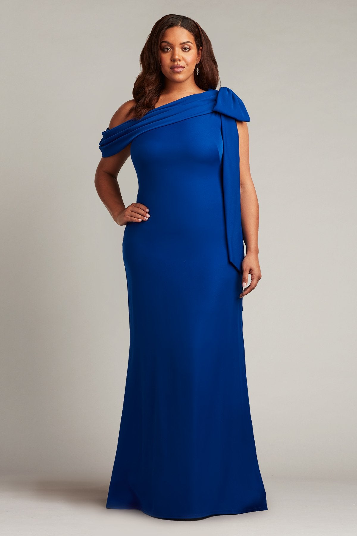 Tadashi Shoji ALG18371LQ Fitted Formal Plus Size Evening Dress The Dress Outlet Tadashi Shoji ALG18371LQ Fitted Formal Plus Size Evening Dress The Dress Outlet