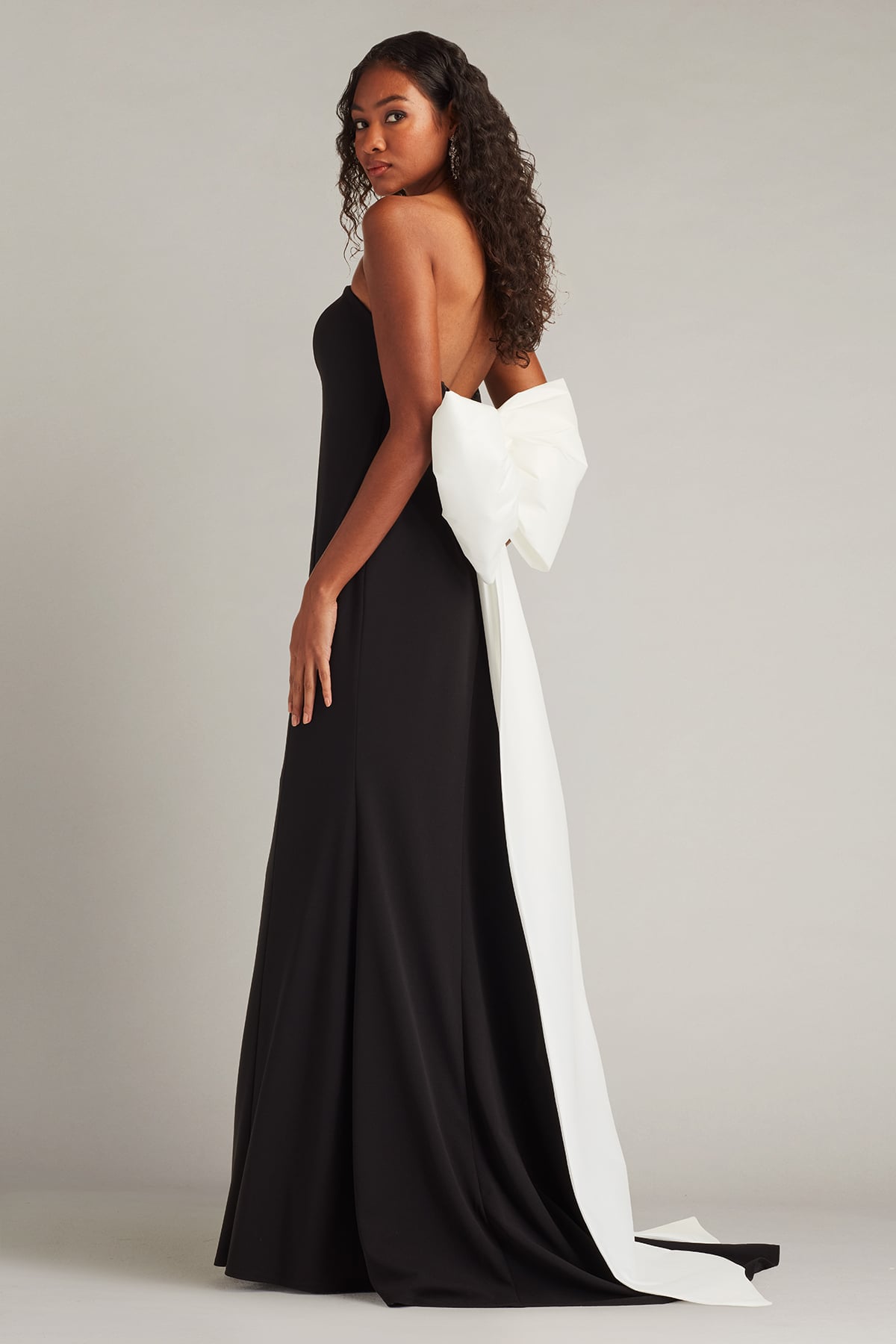 Tadashi Shoji Parmer Bow Back Gown - Black/Ivory Tadashi Shoji Parmer Bow Back Gown - Black/Ivory