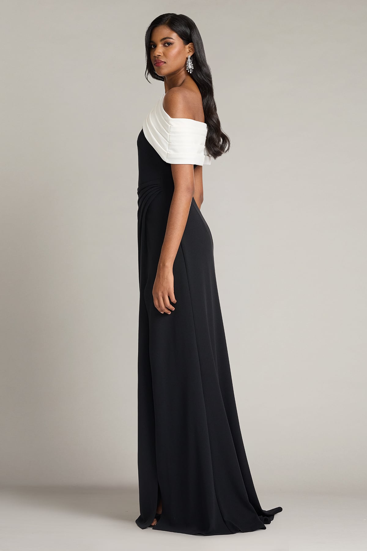 One-Shoulder Floor-Length Crepe Formal Sheath/Column Tadashi Shoji BOS26181L