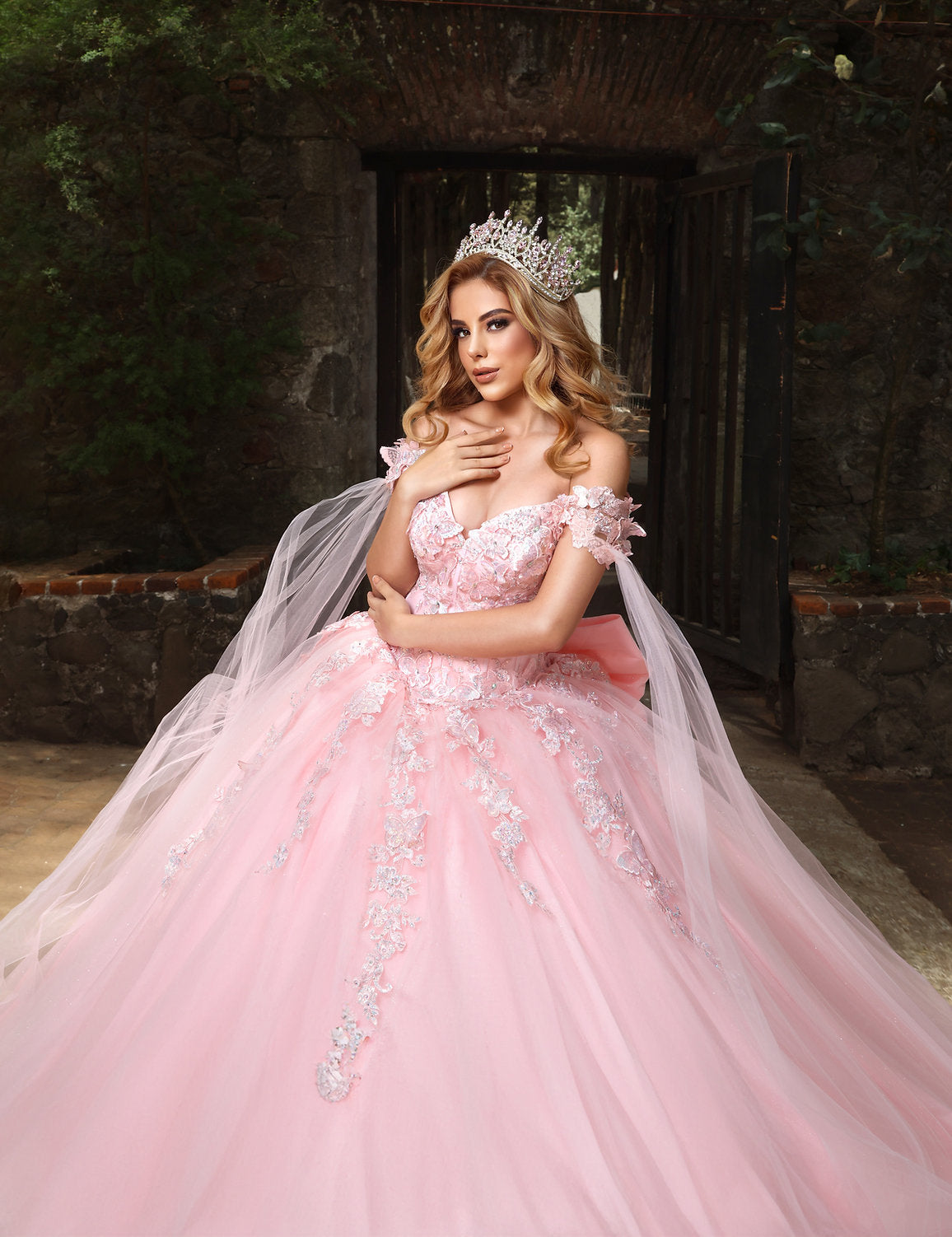 Nina Canacci Q122 Long Lace Sweet 16 Quinceanera Dress