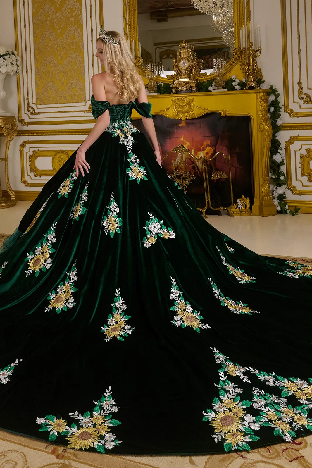 Quinceniera Dresses Long Corset Ball Gown Velvet Quinceanera Dress Emerald Green