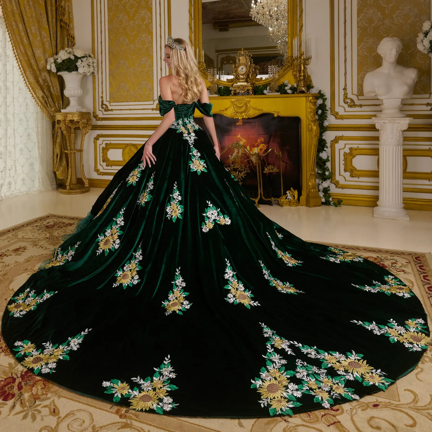 Quinceniera Dresses Long Corset Ball Gown Velvet Quinceanera Dress Emerald Green